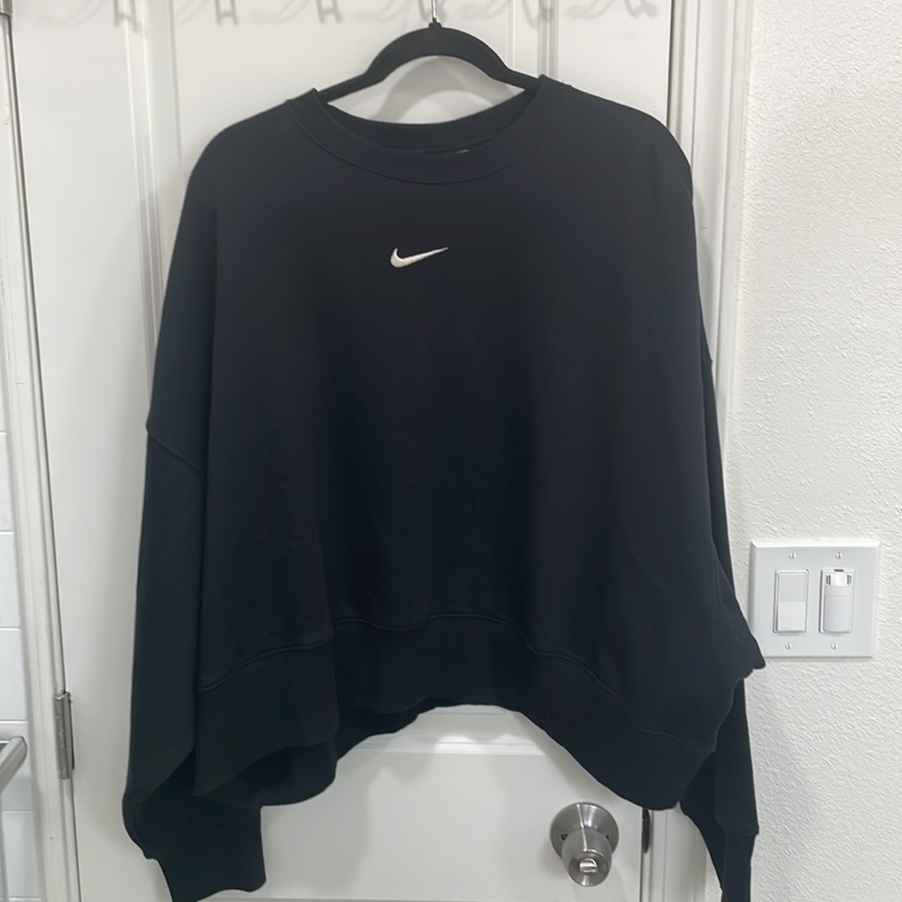 Black Nike Pullover Sweatshirt
